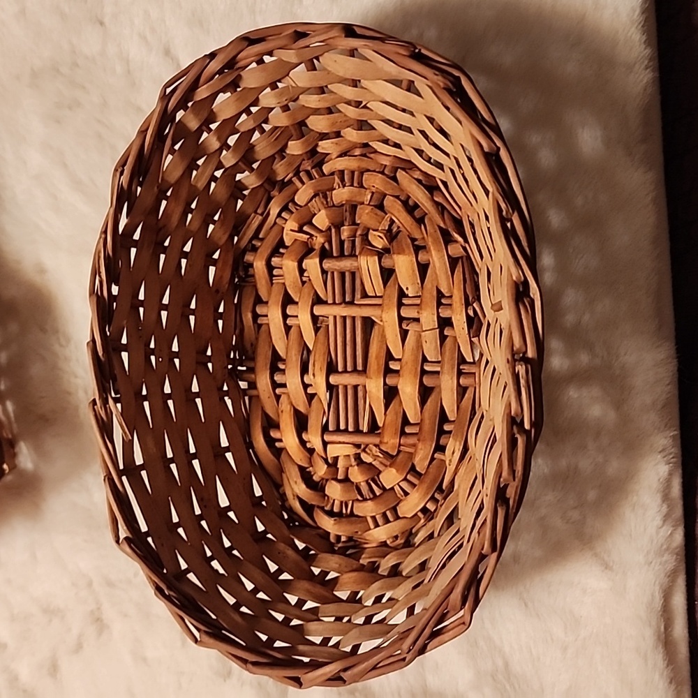 VINTAGE  🧺 BASKETS  VARIOUS  SIZES & DESIGNS - Picture 9 of 15